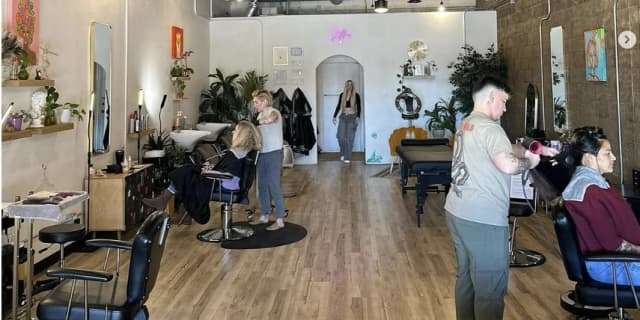 Haircut & Blow Dry with Partial Highlights