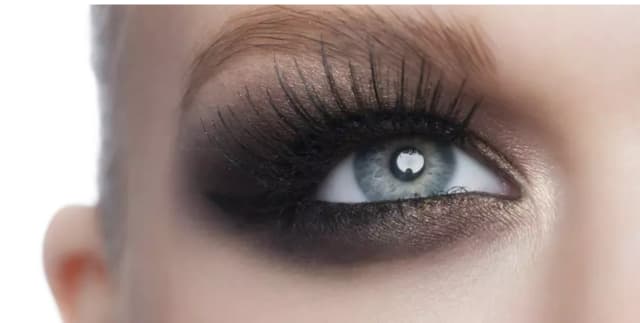 One Eyebrow Wax, Tint and Design Session