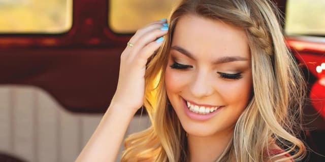 Makeup & Dry Style