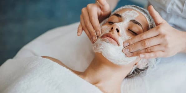 60-Minute Facial Deluxe