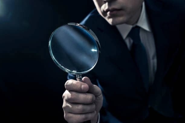 Augmented Reality Detective Game For Three Groups (Up to 4 Players per Group)