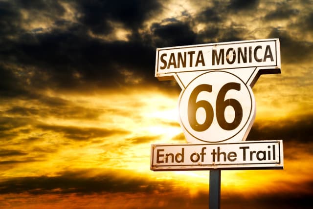 Santa Monica Pier Tour: Self-Guided Walk