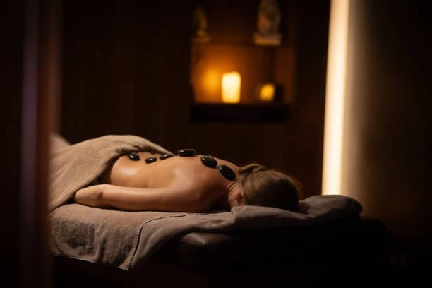 Hot Stone Massage for 60 Minutes