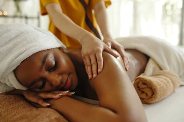 Therapeutic Massage and Whole body light therapy 1session 75 minutes