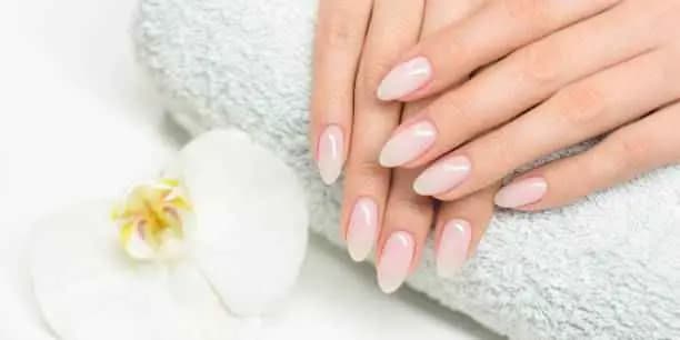Deluxe Manicure