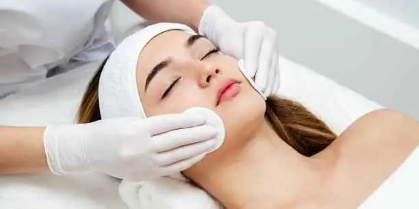 90-Minute Rosacea Women's Facial